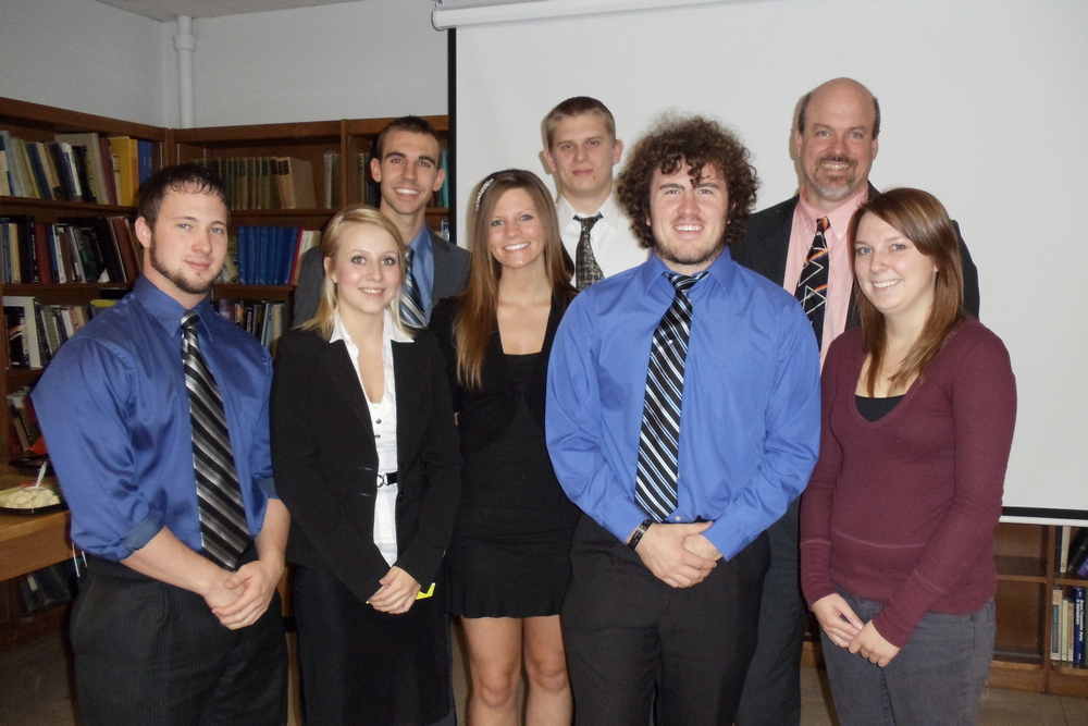 2010: First Mizzou chapter of Sigma Pi Sigma students.